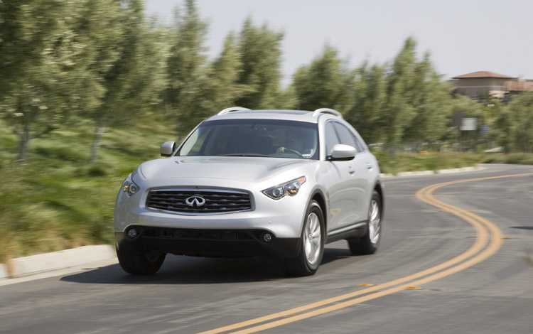 who makes the infiniti